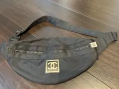 CHANEL バナナショルダー　ボディバッグ CHANEL シャネル ボディバッグ ワンショルダーバッグ バナナ