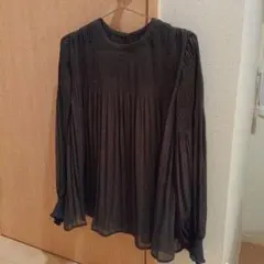 プリーツ加工 長袖ブラウス ダークブラウンのサムネイル