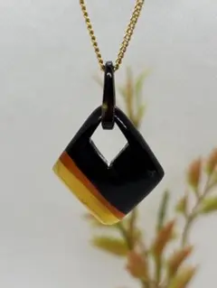 本鼈甲ペンダント　目貫　睨み　骨董品　お福さん　お値下げ♪ 2026年最新】本鼈甲 ネックレスの人気アイテム - メルカリ