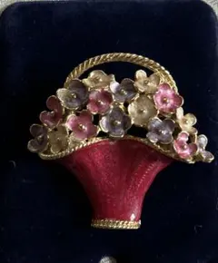 花かごデザイン ブローチ 赤