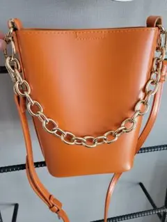 オレンジショルダーバッグ
