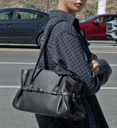 【美品】FOLNUA Havi Bag Black Plainのサムネイル