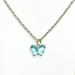 蝶々のネックレス 水色