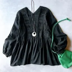 アーバンリサーチドアーズ　コットン　ピンタックレースブラウス　ブラック　長袖