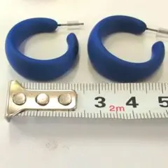 シリコン製フープピアス 青色シリコン留め具あり
