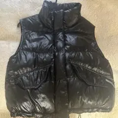 ダウンベスト　黒　袖なしダウンジャケット