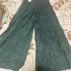 花柄グリーン系ワイドパンツ M~Lサイズ