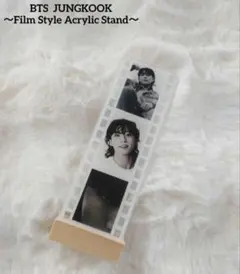 ✤新品✤ BTS ジョングク フィルム風 アクスタ 木製スタンド付 Type:A