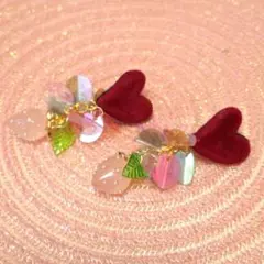 ハート型ベルベット揺れる ピアス