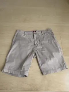 Levi's ベージュ ショートパンツ