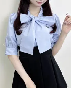 INGN 胸刺繍ボウタイ半袖ブラウス