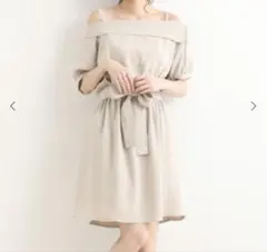 マジェスティックレゴン　オフショルワンピースのサムネイル