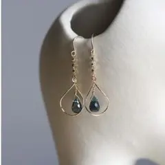 ロンドンブルートパーズ フック ピアス | K10YG