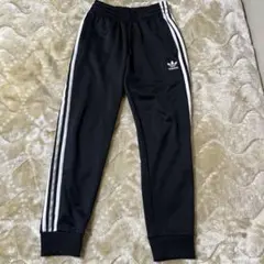 アディダス　ジャージパンツ　ブラック　Ｓサイズ