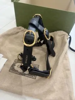 新品】GUCCI 犬 ハーネス ロゴ入り ペット ブラックレザー ゴールド M
