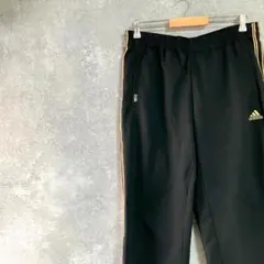 adidas　トラックパンツ　ブラック　スリーライン　ロゴ　金　ポリエステル