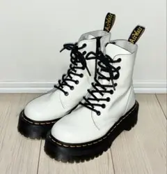 22cm 良品 Dr.Martens JADON 厚底 ８ホールブーツ ホワイト