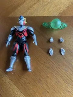 3．ウルトラマンタイタス　ジャンク