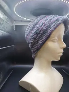 ハンドメイド 手編み ニット帽 黒と紫のグラデーション