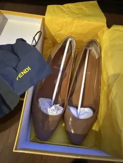 FENDI ベージュ パンプスのサムネイル