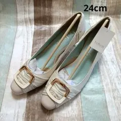 tehen パンプス ゴールドバックル アイボリー 24cmのサムネイル