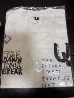 【新品未使用】UVER Tシャツ