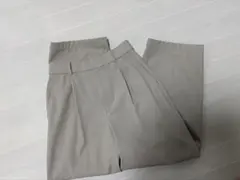 UNIQLOタックワイドパンツsグレージュ