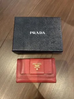 PRADA レッドキーケース 箱付き