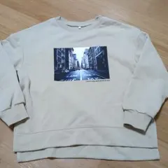 GU ベージュ 街並みプリント トレーナー 140