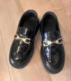 ZARA黒 厚底ローファー