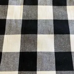 先染め生地（黒×オフ白のブロックチェック柄）