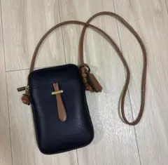 RODESKO ブラックレザーショルダーバッグ