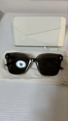 JIMMY CHOOSE サングラス ジミーチュウのサムネイル