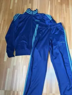 adidas ジャージ　上下　トラックジャケット パンツ セットアップ ネイビーのサムネイル