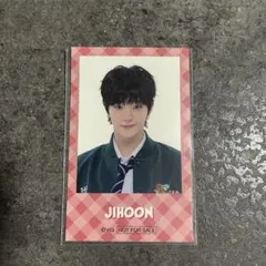 TREASURE　はぴだんぶい　カフェ　ステッカー　ジフン