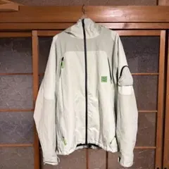 686×HUFコラボ　25-26 ジャケットL グローブM ビーニーのサムネイル