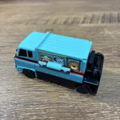 バンダイ変身ブーブ 動物運搬車 ↔ はしご車のサムネイル