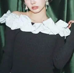 Lily Brown ボリュームフリルニットトップス　グレー