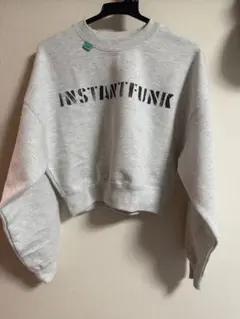 INSTANTFUNK クロップドスウェット