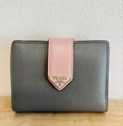【確約】PRADA 人気の二つ折り財布 グレー/ピンク