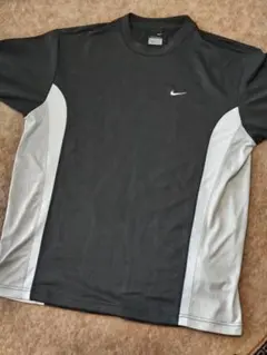 ★NIKE・ 半袖スポーツシャツ・グレー＆ホワイト・ 黒/灰色・ナイキ★