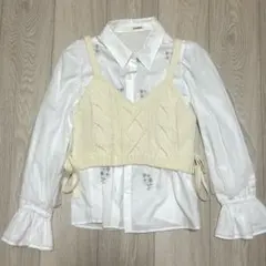 クリーム色 ケーブル編み ビスチェ 白シャツ付き