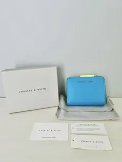 CHARLES & KEITH オーバルキーチェーンジップウォレット