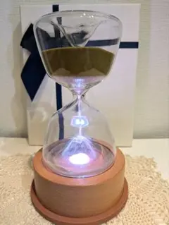 LED付き砂時計 ガラス 木製　インテリア【カフェオーレ当選品】縁起もの☆約５分
