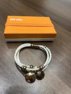Folli Follie ホワイトレザー バングル ブレスレットのサムネイル