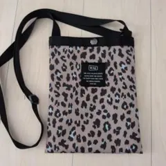 Kiu レオパード柄 サコッシュ ショルダーバッグのサムネイル