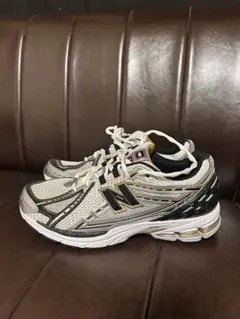 New Balance M1906RA 28 ホワイト/ブラック/ゴールド