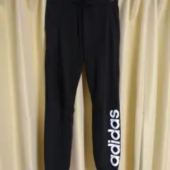 adidas ブラック ジャージパンツ