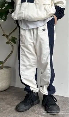 reebok ナイロンパンツ ホワイト/ネイビー サイドストライプ Lサイズ