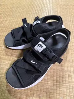 美品　Nike ナイキ　ブラック サンダル